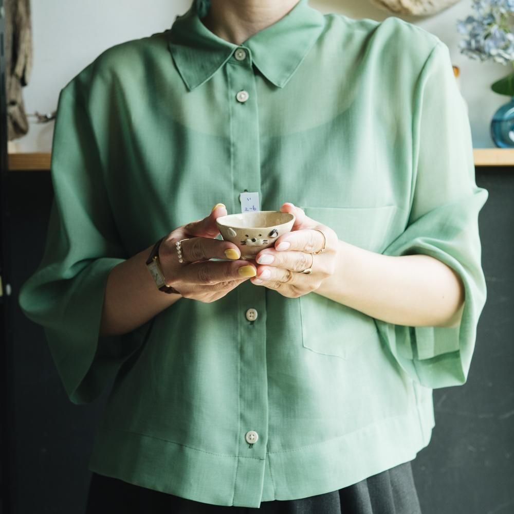 （2025年7月）【1点もの】岩佐悠子　猫のおちょこ　い2-6<img class='new_mark_img2' src='https://img.shop-pro.jp/img/new/icons1.gif' style='border:none;display:inline;margin:0px;padding:0px;width:auto;' />