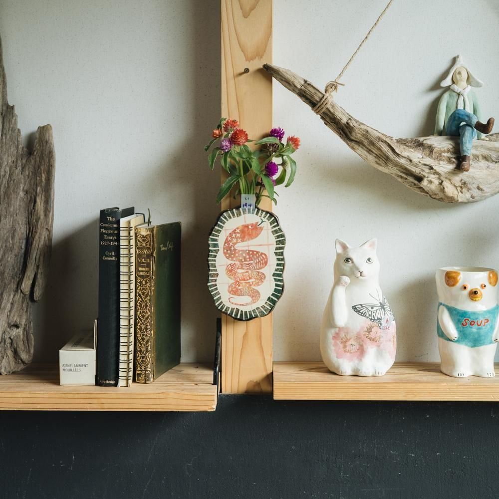 （2025年7月）【1点もの】岩佐悠子　ヘビの壁掛け花器　い19-1