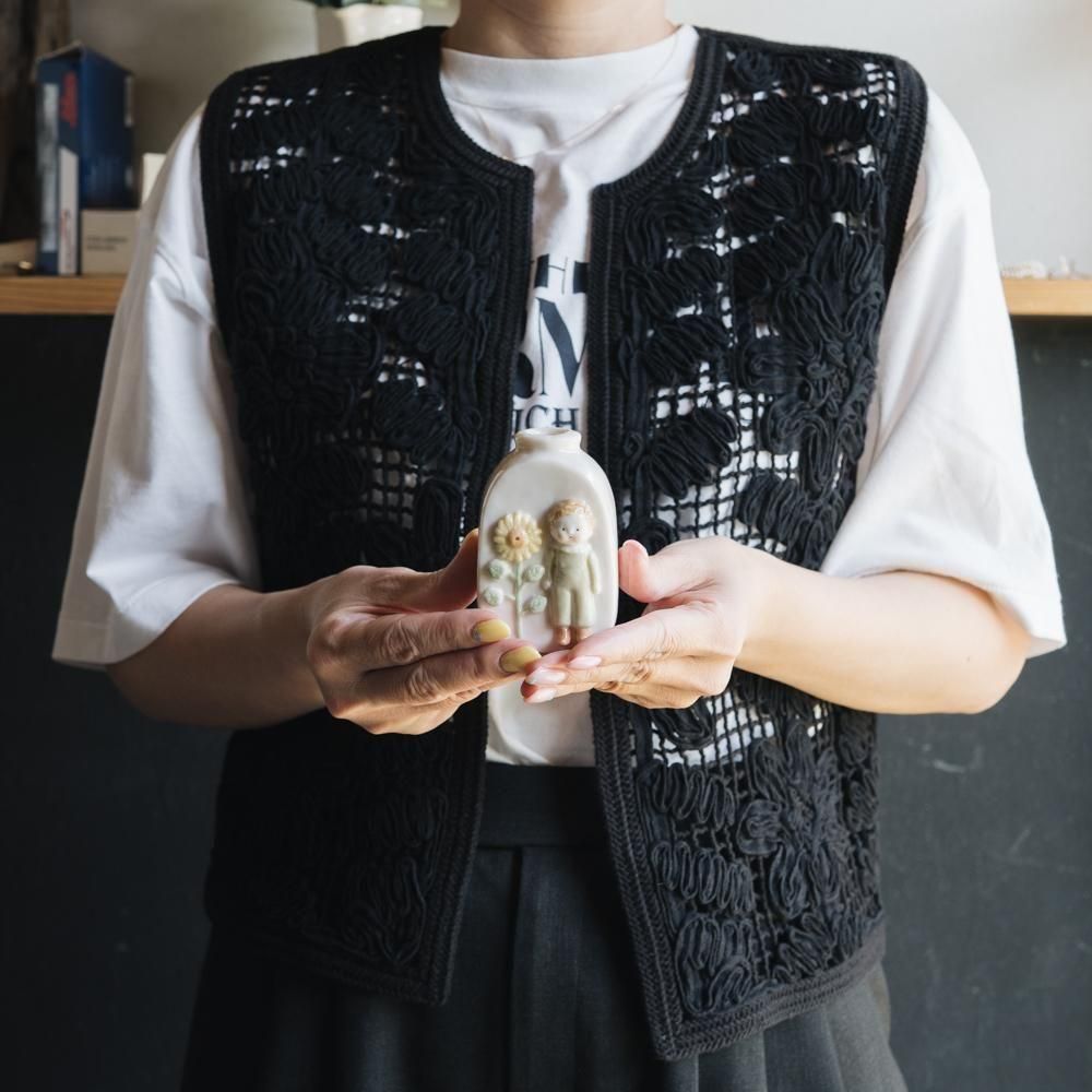 （2025年7月）【1点もの】すずらんまーち　ひまわりと男の子の一輪挿し　ス7