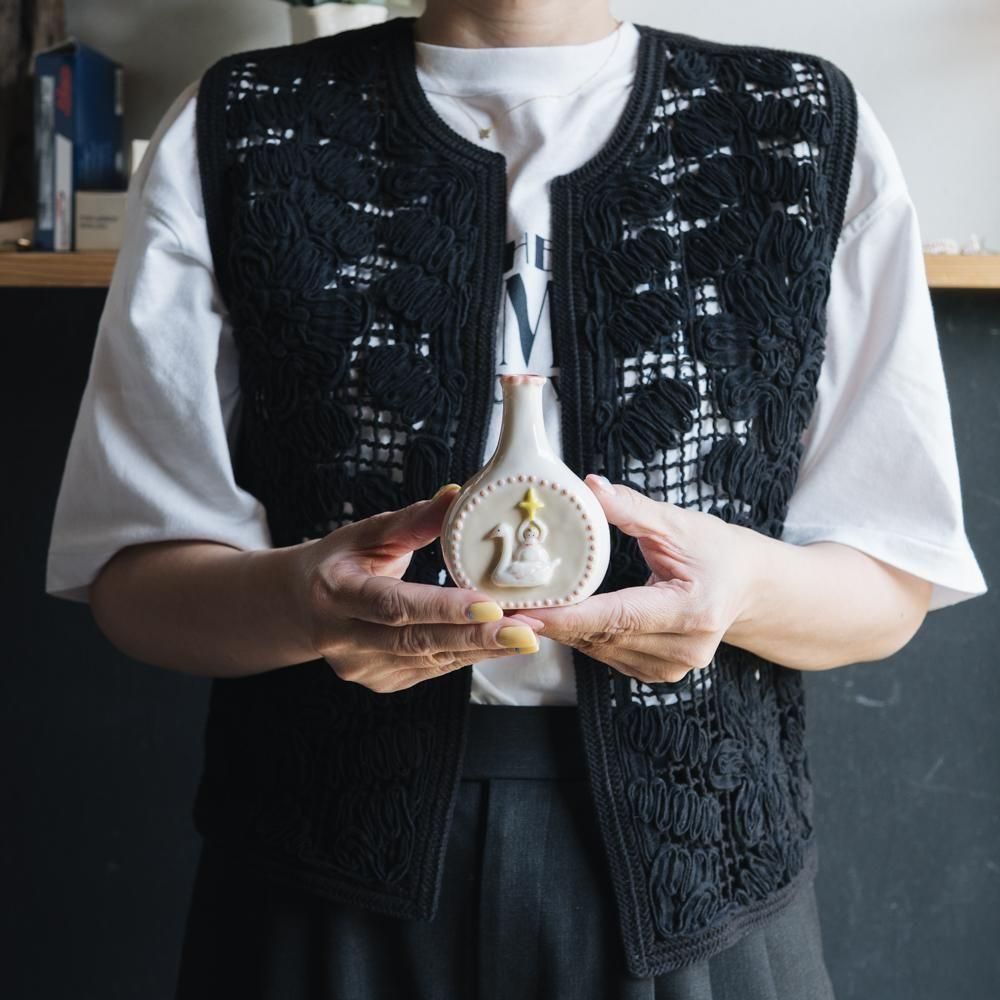 （2025年7月）【1点もの】すずらんまーち　スワンと少女の一輪挿し　ス31