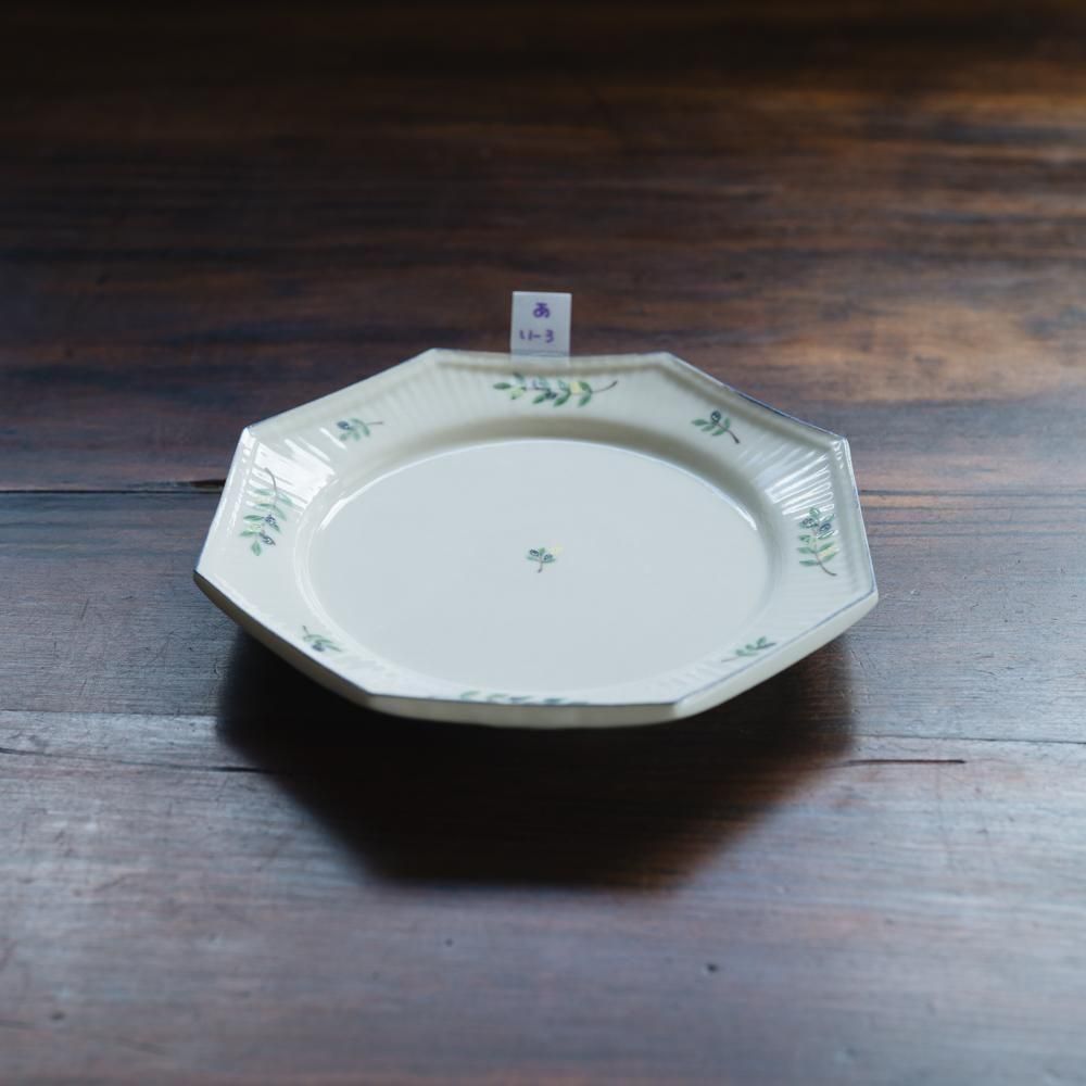 阿部慎太朗　八角モールレリーフ皿5寸　オリーブ 作家さんの器と暮らしにまつわる道具のお店｜イロドリ｜オンラインストア
