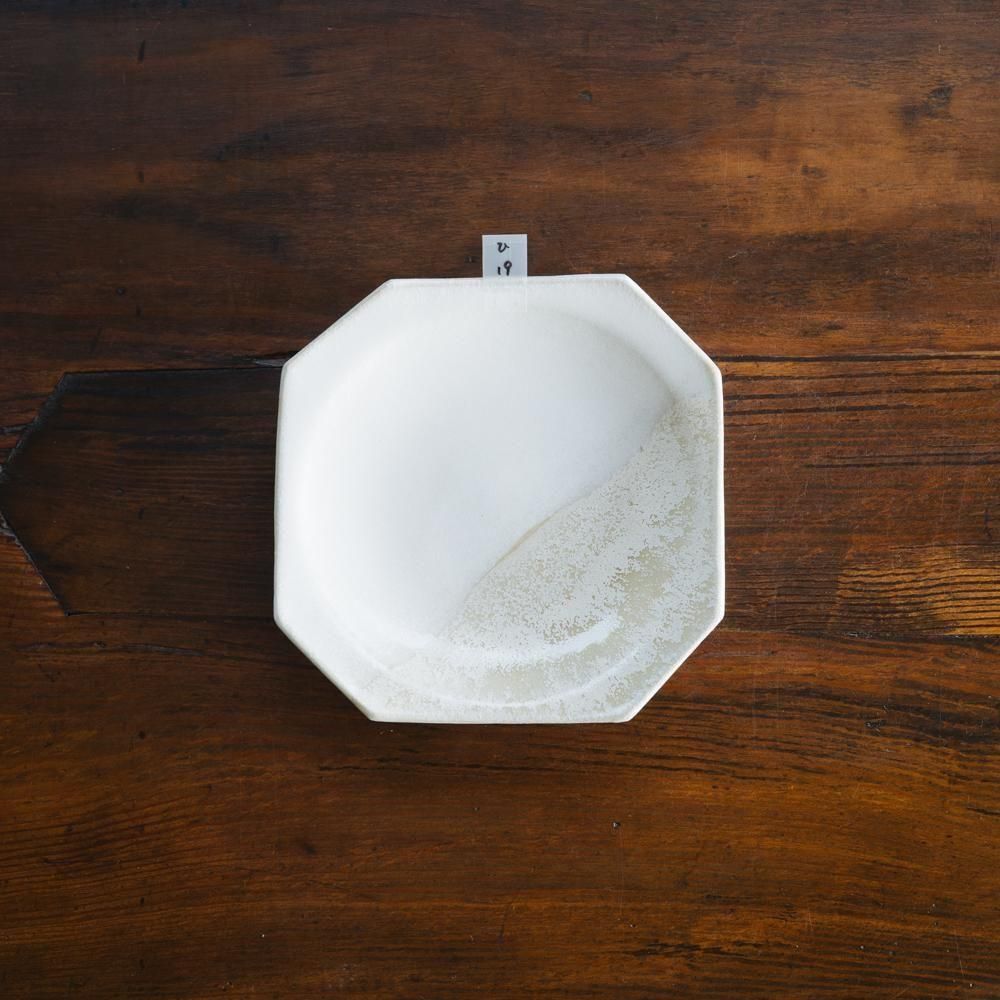 広瀬佳子 - 作家さんの器と暮らしにまつわる道具のお店｜イロドリ