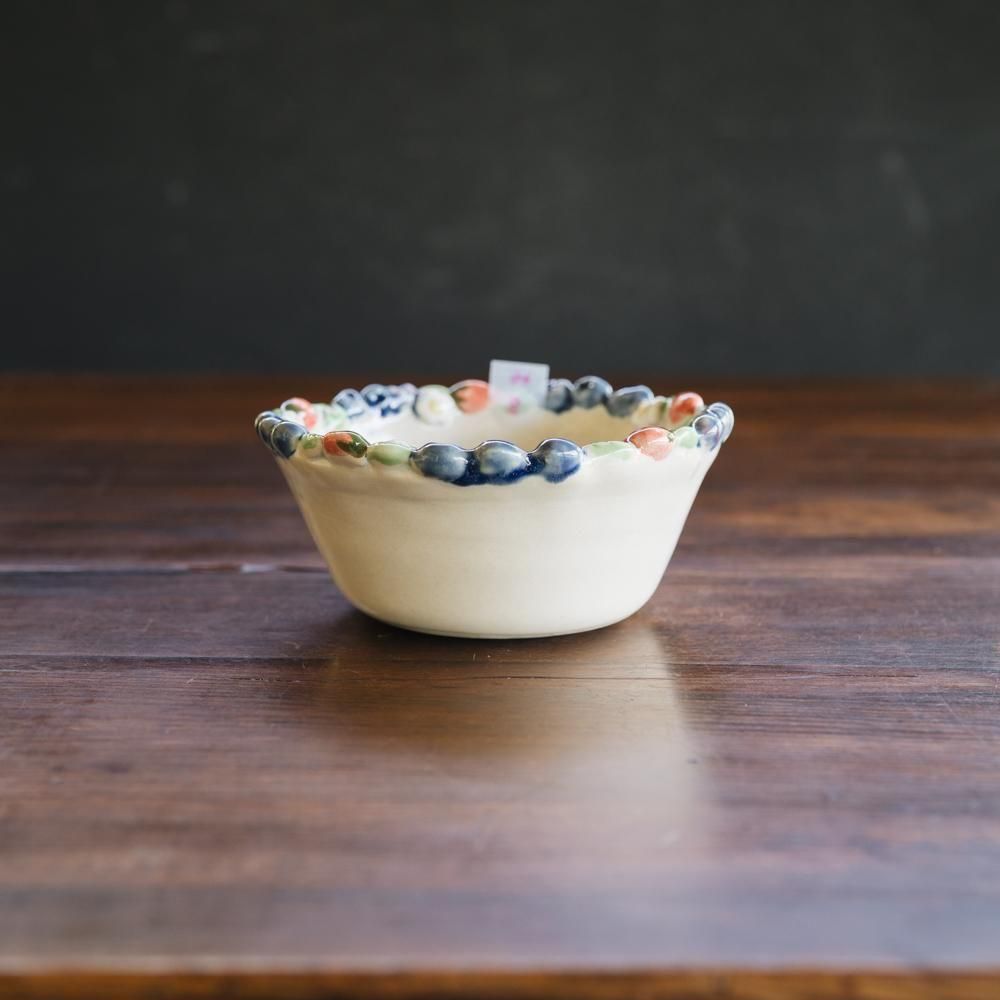 三浦愛子 - 作家さんの器と暮らしにまつわる道具のお店｜イロドリ