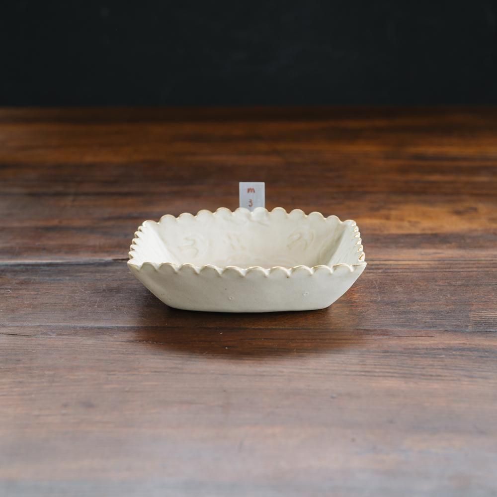 専用です。とても大きな作家さんの器です。 こんにちは、日立建機日本です。 6t以下の油圧ショベルのことをミニ