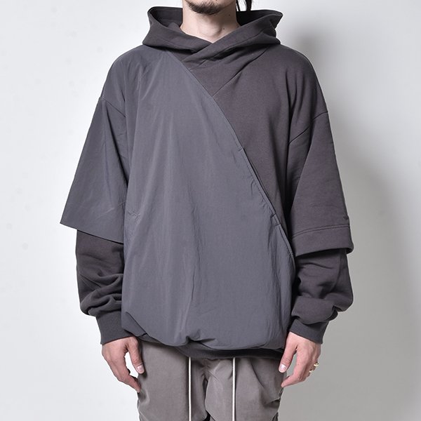 <img class='new_mark_img1' src='https://img.shop-pro.jp/img/new/icons20.gif' style='border:none;display:inline;margin:0px;padding:0px;width:auto;' />rin / Technical Hoodie D.GREY
