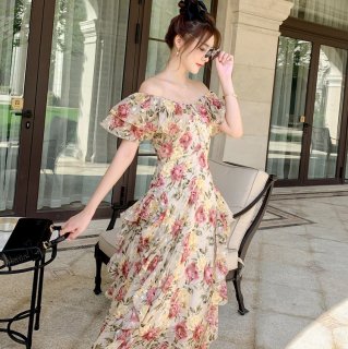 ティアードフリルでガーリーに Vネックとオフショルの2way使えるマキシ丈花柄シフォンワンピース ドレス