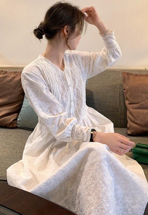 オールシーズン活躍 清楚かわいいフレアシルエットのロング丈