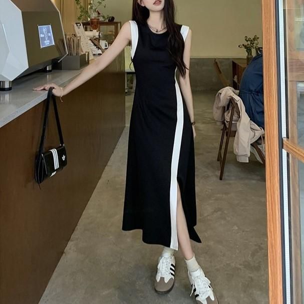 スタイリッシュなモノトーン ホワイトラインのロング丈