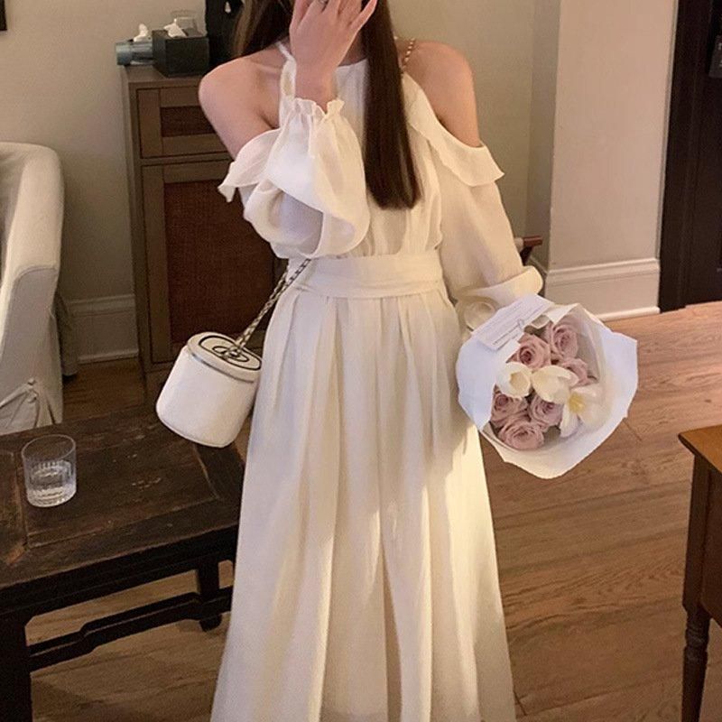 未使用 タグ付 ロングワンピース 長袖 フリル オープンショルダー ギャザー 青 上品かわいいフリルオープンショルダーのロング丈長袖ギャザー