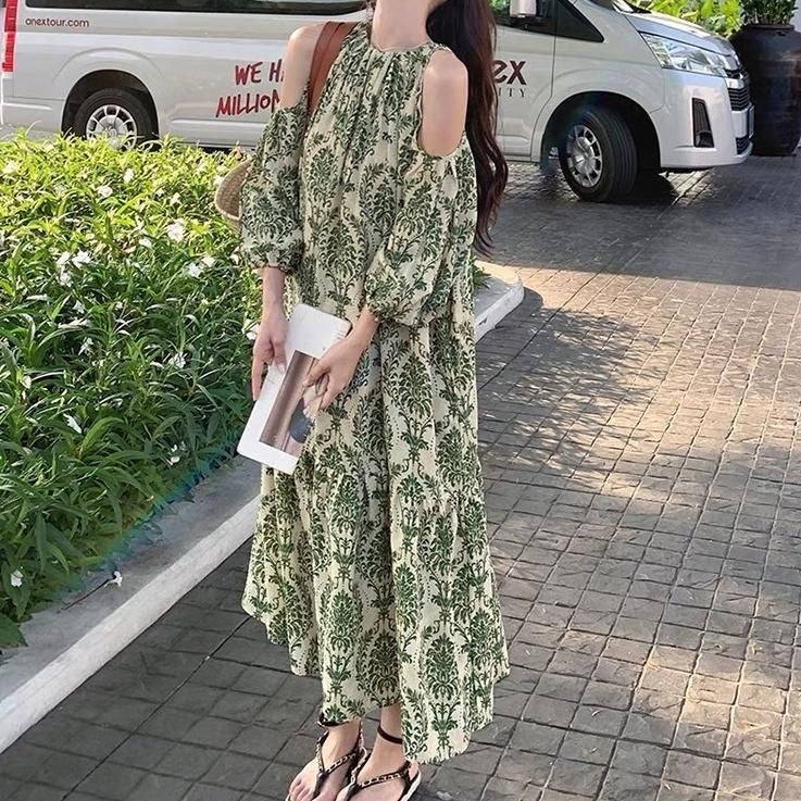グリーンのボタニカルプリントが爽やかなロングワンピ