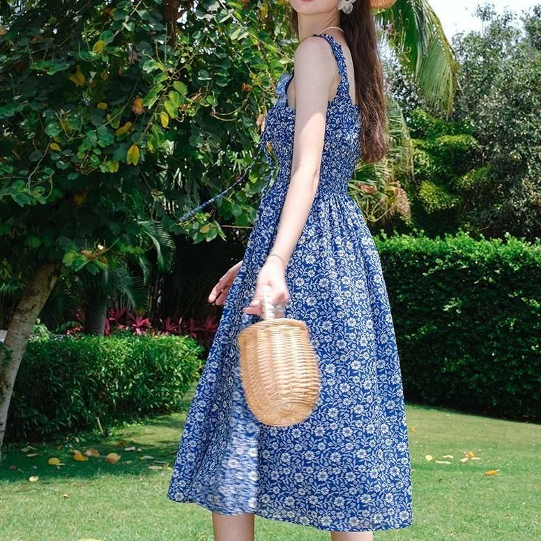 キュート＆上品なフラワープリントワンピース 青