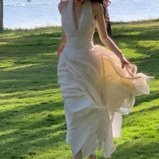 <img class='new_mark_img1' src='https://img.shop-pro.jp/img/new/icons14.gif' style='border:none;display:inline;margin:0px;padding:0px;width:auto;' />ホワイト×シフォンがロマンティックなロングワンピース