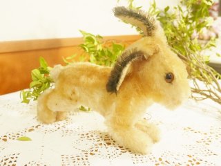 シュタイフ　Hoppy Rabbit