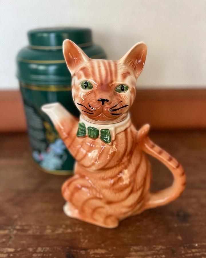 猫の型のティーポットTony Wood - アンティークとテディベアの店 猫の型のティーポットTony Wood - アンティークとテディベアの店