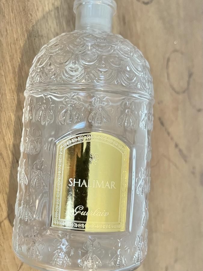 ゲランの香水瓶 金色ラベル - アンティークとテディベアの店