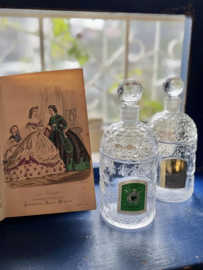 ゲランの香水瓶 金色ラベル - アンティークとテディベアの店