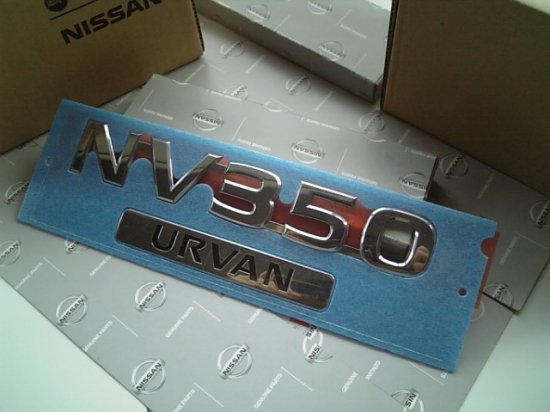 日産純正 NV350 キャラバン 輸出車用 CARAVAN URVAN リヤエンブレム - 国産自動車部品・TV視聴キットのcarproduce-tmg