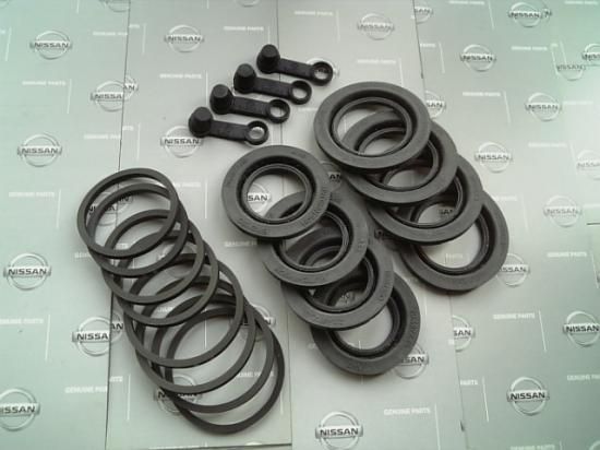 ECR33純正NISSAN ブレーキキャリパー フロント左右セット ECR33純正NISSAN ブレーキキャリパー フロント左右セット