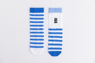 <img class='new_mark_img1' src='https://img.shop-pro.jp/img/new/icons14.gif' style='border:none;display:inline;margin:0px;padding:0px;width:auto;' />folk made  socks / off white × blue