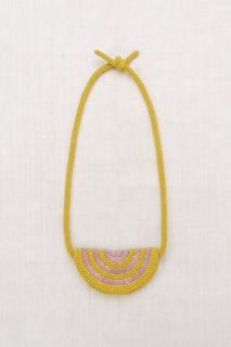 <img class='new_mark_img1' src='https://img.shop-pro.jp/img/new/icons14.gif' style='border:none;display:inline;margin:0px;padding:0px;width:auto;' />MISHA&PUFF  Crochet Half Moon Belt Bag / Winter Wheat
