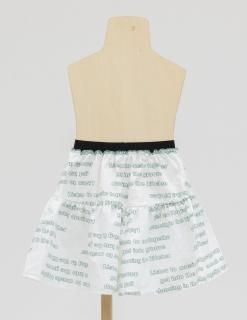 <img class='new_mark_img1' src='https://img.shop-pro.jp/img/new/icons14.gif' style='border:none;display:inline;margin:0px;padding:0px;width:auto;' />folkmade  poem print split skirt / off whitegreen
