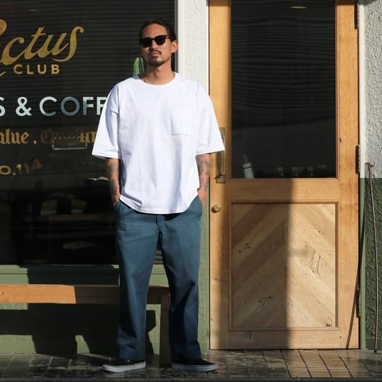SHELTECH with Cloveru WIDE TEE - CACTUS  CLUBは、アメリカンカルチャーをバックボーンに持つ国内ブランドをはじめ、 アメリカ国内のアイテムをセレクト。 また、アメリカよりセレクトしたを古着や  VANS、CONVERSEをはじめスニーカーも取り扱っております。