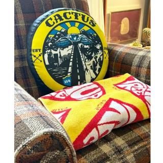 CIRCLE LOGO CUSHION<img class='new_mark_img2' src='https://img.shop-pro.jp/img/new/icons5.gif' style='border:none;display:inline;margin:0px;padding:0px;width:auto;' />