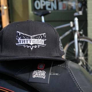MISTER CARTOONLOGO CAP<img class='new_mark_img2' src='https://img.shop-pro.jp/img/new/icons5.gif' style='border:none;display:inline;margin:0px;padding:0px;width:auto;' />