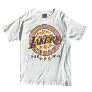 80s LAKERS WORLD CHAMPION TEE<img class='new_mark_img2' src='https://img.shop-pro.jp/img/new/icons5.gif' style='border:none;display:inline;margin:0px;padding:0px;width:auto;' />