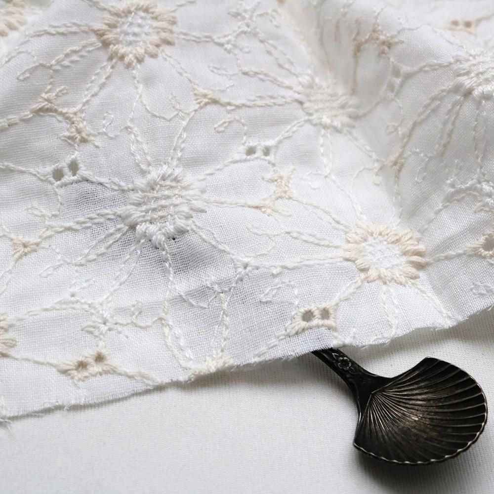 margueriteエンブロイダリーレースコットン2重ダブルガーゼ刺繍