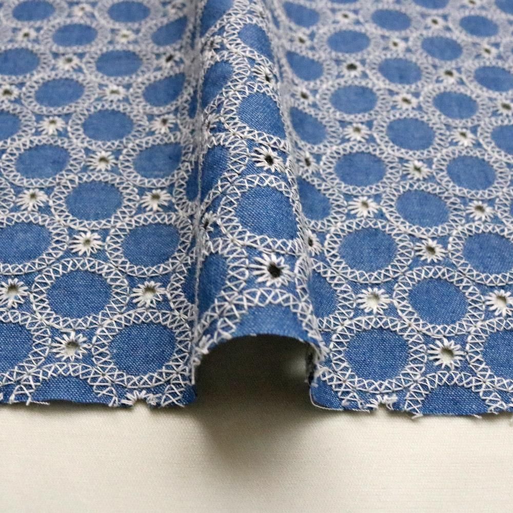 yori コットン刺繍カラーニット　ヨリ　ネイビー yori コットン刺繍カラーニット ネイビー yori ヨリ コットンカラー