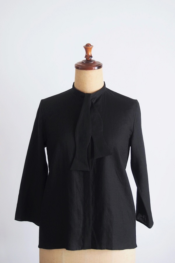 Pois E ポイズ・エ（ポイゼ poise）リネンブラウス BOW black ｜ quietroomのオンラインショップ