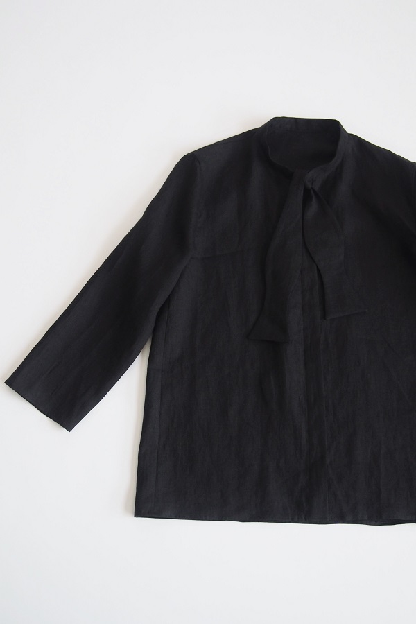 Pois E ポイズ・エ（ポイゼ poise）リネンブラウス BOW black ｜ quietroomのオンラインショップ