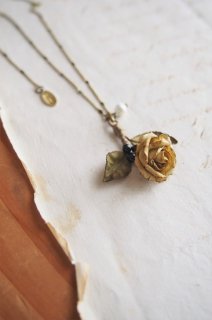 atelier Re-tour<br>classic rose<br>一輪挿しネックレス<br>菜種色
