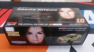 Danica Patrick #10 GoDaddy.com 2014 SS (1:24 Action)