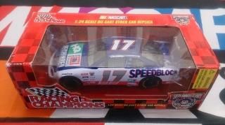 Darrell Waltrip #17 Speedblock 2000 Monte Carlo (1:24 Racing Champions)