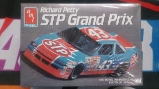 Richard Petty #43 STP Grand Prix 1990 1:25 Plastic Model (AMT Ertl)