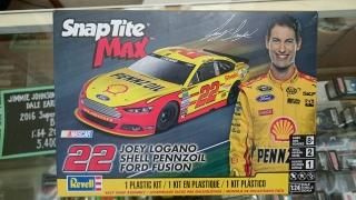 Joey Logano #22 Shell Pennzoil Ford Fusion Gen 6 1:24 Plastic Model (Revell Snap Tite MAX)