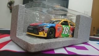 Kyle Busch #18 M&M's 2016 Camry (1:24 Action) 