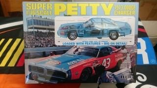 Richard Petty 1973 STP Dodge 1:16 Plastic Model (MPC)