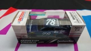 Martin Truex Jr. #78 Auto Owners 2018 Camry (1:64 Action)