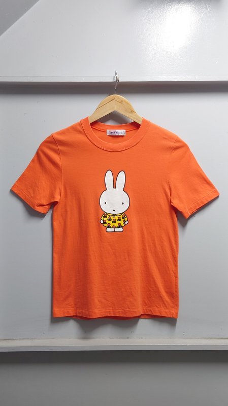 2000年製 Dick Bruna Miffy 45th Anniversary シングルステッチ プリント Tシャツ オレンジ S 半袖 ミッフィーちゃん 45周年 日本製 (USED)
