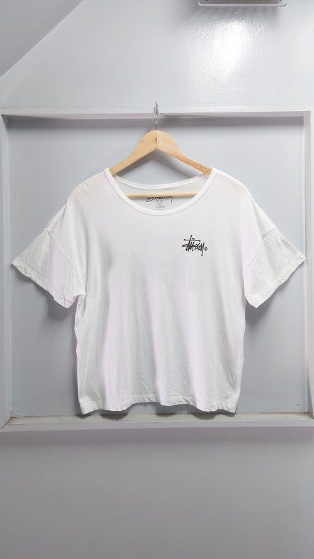 STUSSY ストックロゴ プリント Tシャツ ホワイト S 半袖 ドロップショルダー 短丈 両面プリント ステューシー (USED)