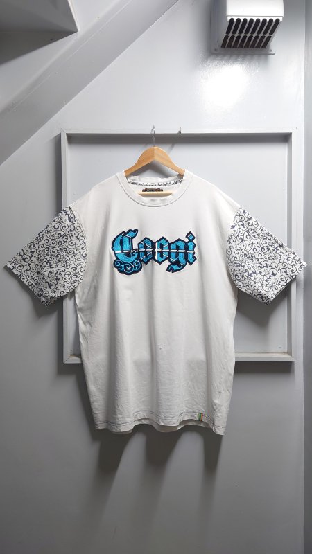 00’s COOGI ロゴ 刺繍 スリーブ プリント Tシャツ ホワイト 2XL 半袖 クージー 2000年代 (USED)