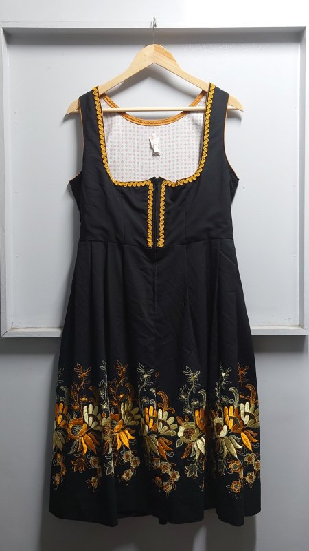 Euro Vintage ROSE-Dirndl AUS BAYERN チロル ワンピース ブラック サイズ42 花柄 刺繍 ドイツ民族衣装 ローズディアンドル (VINTAGE)
