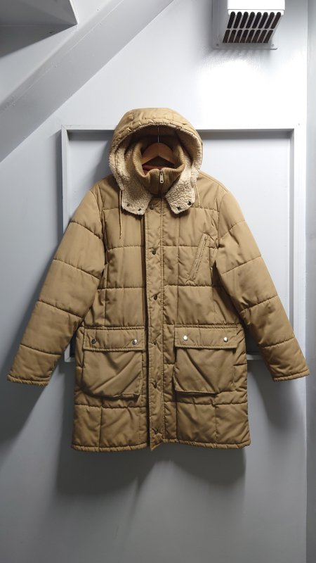 <img class='new_mark_img1' src='https://img.shop-pro.jp/img/new/icons7.gif' style='border:none;display:inline;margin:0px;padding:0px;width:auto;' />70’s Outerwear from Sears ボアフード リブ襟 中綿 ジャケット カーキ M 裏地付き シアーズ (VINTAGE)