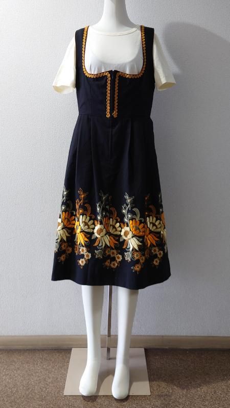 80-90s Rose Dirndl ԡ 42 (VINTAGE)