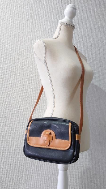 80-90's Courreges フランス製 シボレザー ショルダーバッグ 80-90's Courreges フランス製 シボレザー ショルダーバッグ
