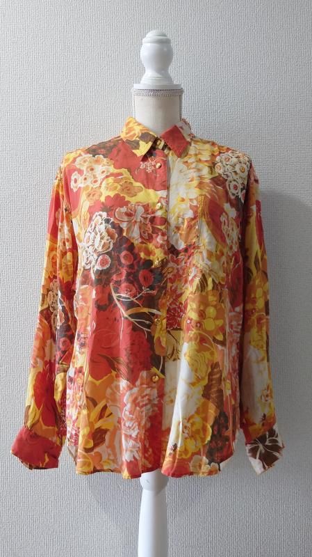 <img class='new_mark_img1' src='https://img.shop-pro.jp/img/new/icons6.gif' style='border:none;display:inline;margin:0px;padding:0px;width:auto;' />90s MOSCHINO Flower Pattern 졼󥷥 9 (VINTAGE)