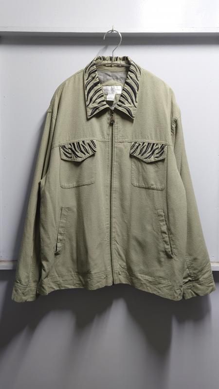 <img class='new_mark_img1' src='https://img.shop-pro.jp/img/new/icons7.gif' style='border:none;display:inline;margin:0px;padding:0px;width:auto;' />90’s Vital Zone “Zebra Pattern” ジップアップ シルクジャケット L (VINTAGE)